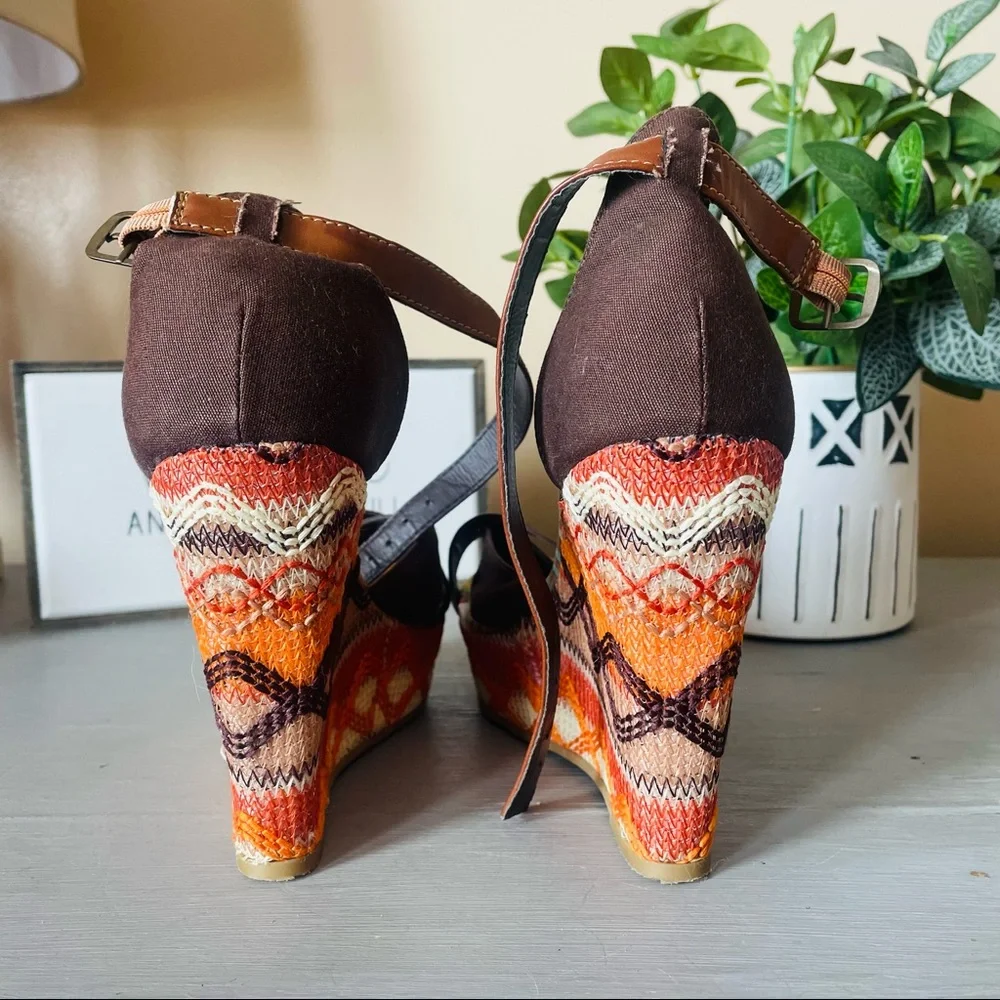 ❌SOLD❌ Mia | boho tribal orange and brown wedge sandals - Picture 5 of 5